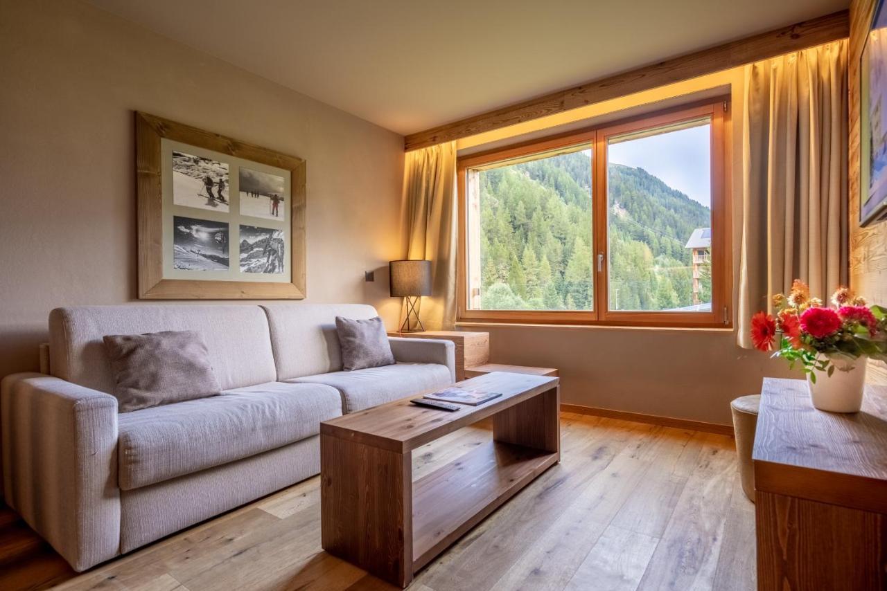 Two-Bedroom Apartment,1482803399:JPEG