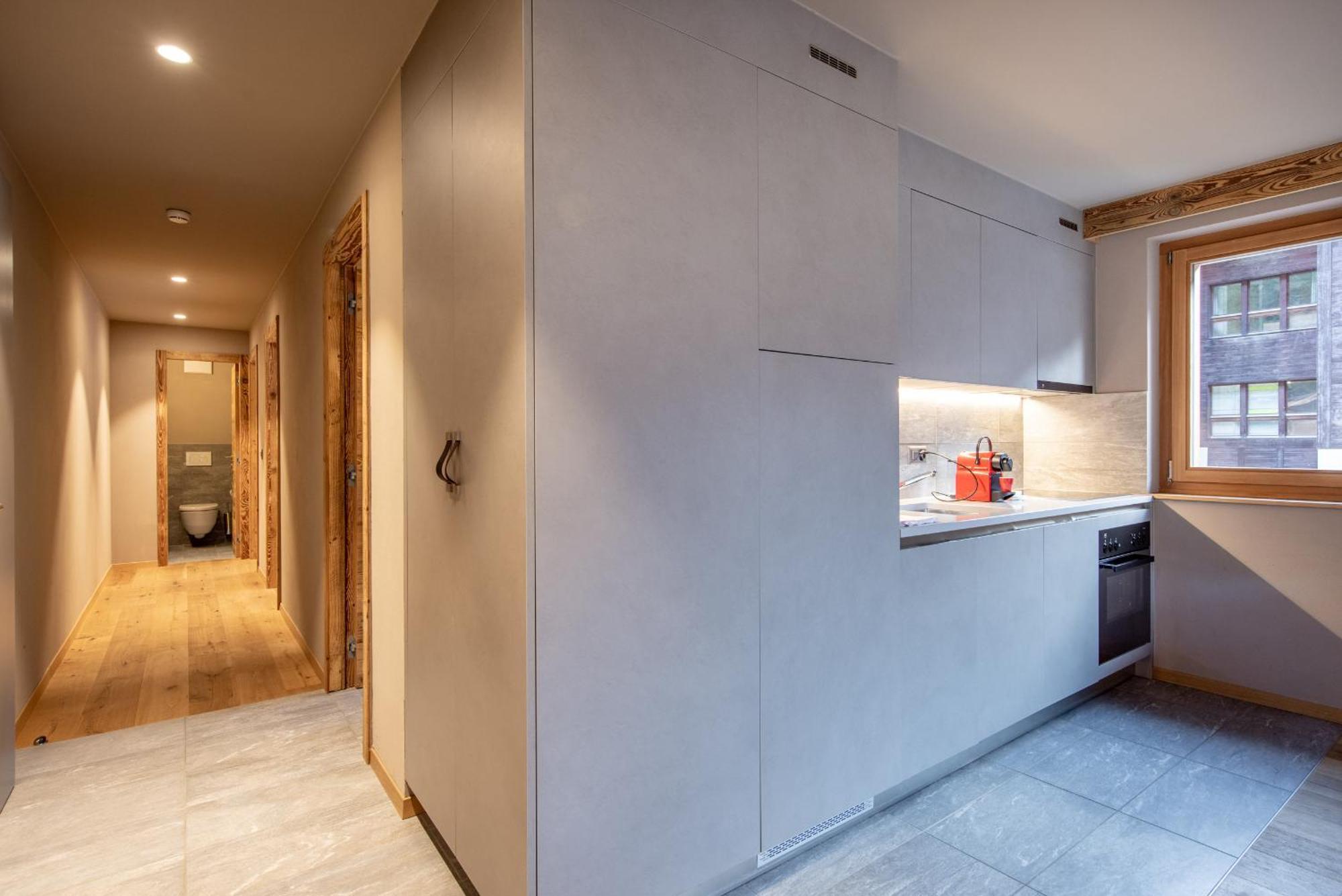 Two-Bedroom Apartment Terrace or Balcony South View